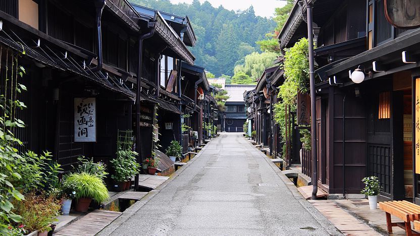 alt="Takayama Sanmachi Suji old town street"